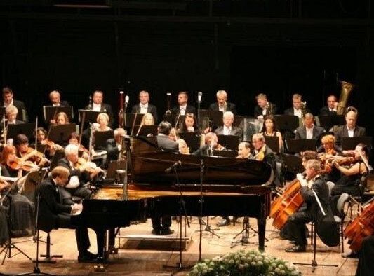 Tymoteusz Bies z orkiestrą PF Sinfonia Baltica pod batutą Rubena Silvy